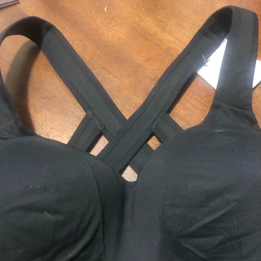 Brand New Victoria Secret Sports Bra 34 DD